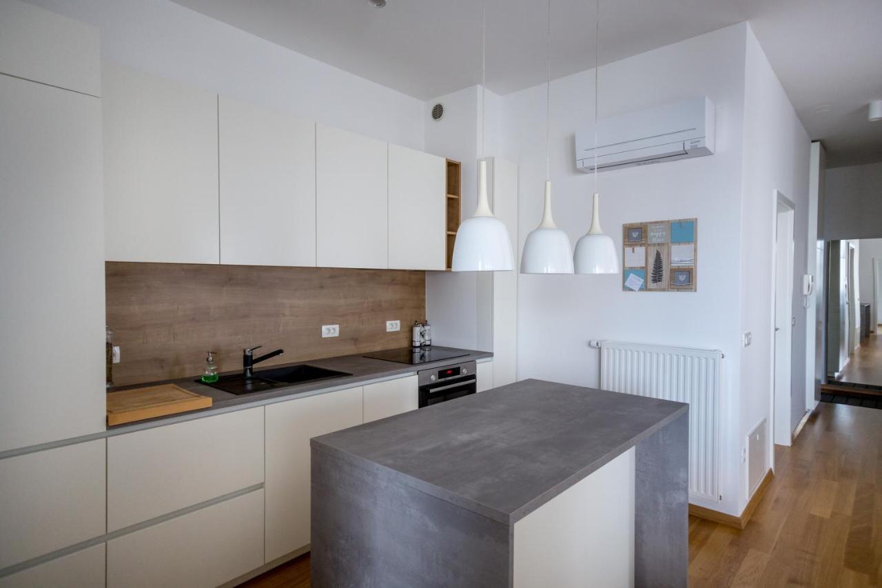 Auredius Deluxe Sea Apartment โคเปร์ ภายนอก รูปภาพ